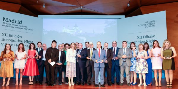 Madrid homenajea a 23 nuevos embajadores de congresos