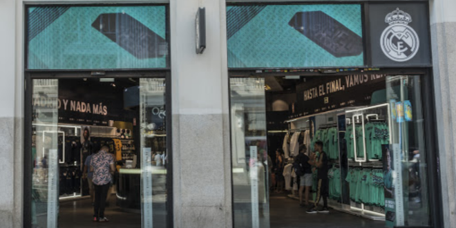 Real Madrid Shop / Real Madrid Re Opens The New Adidas Stadium Store