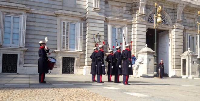 Cambio de guardia en el Palacio Real