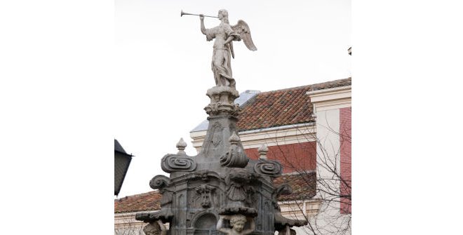 Fuente De La Fama O Fuente De Anton Martin Turismo Madrid