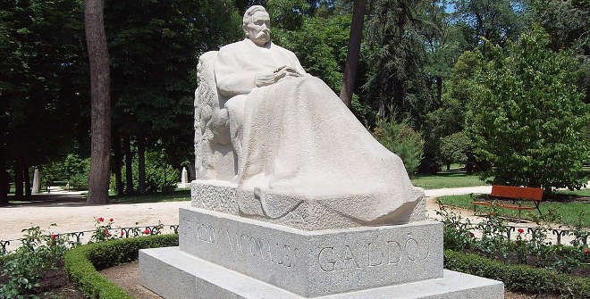 Monumento a Galdós en el parque de El Retiro. Obra de Victorio Macho, 1918. Foto © Luis García CC BY-SA 3.0 es