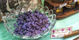 Caramelos de violeta de La Pajarita. © Álvaro López del Cerro